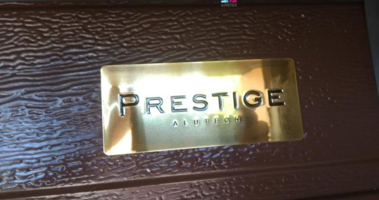 Гаражные ворота серии Prestige 