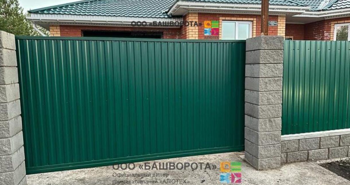 Откатные ворота с калиткой 